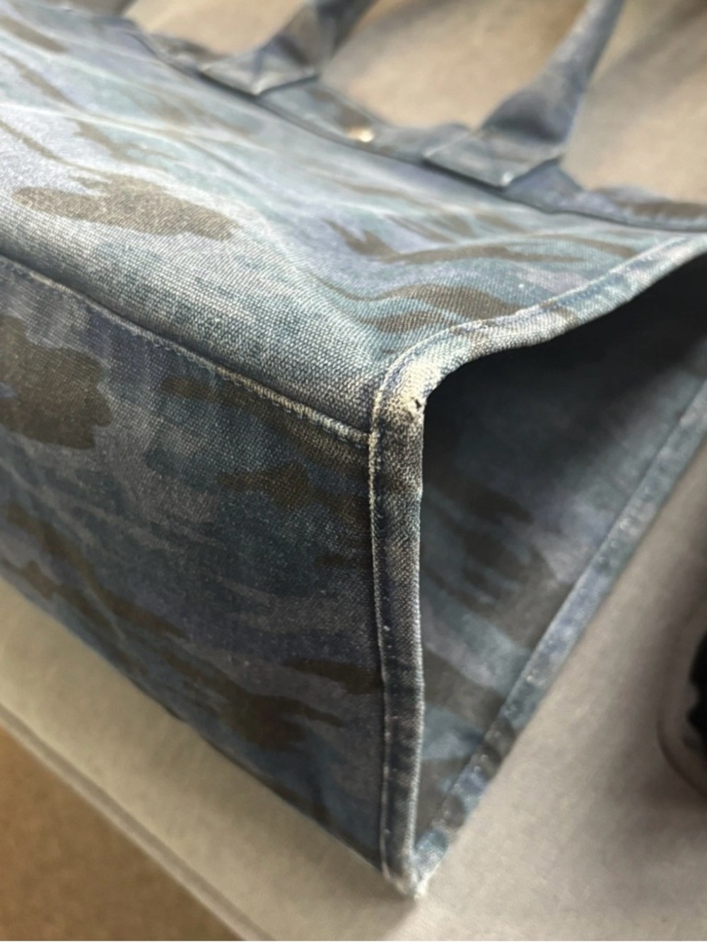 Koala Kanvas Blue Denim Camo Large Tote with Blue Glitter Front Stripes! ๐GUC๐ - Picture 15 of 16